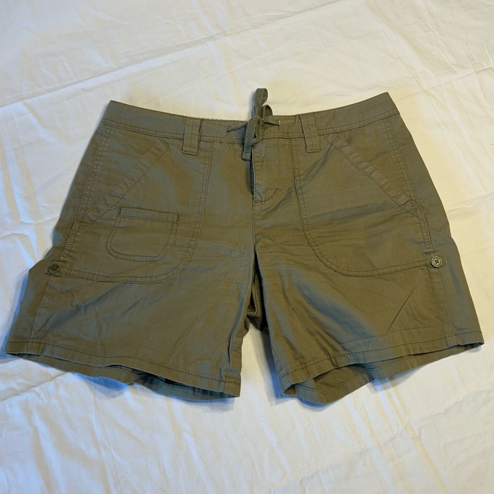 Tommy Hilfiger cargo shorts size 10